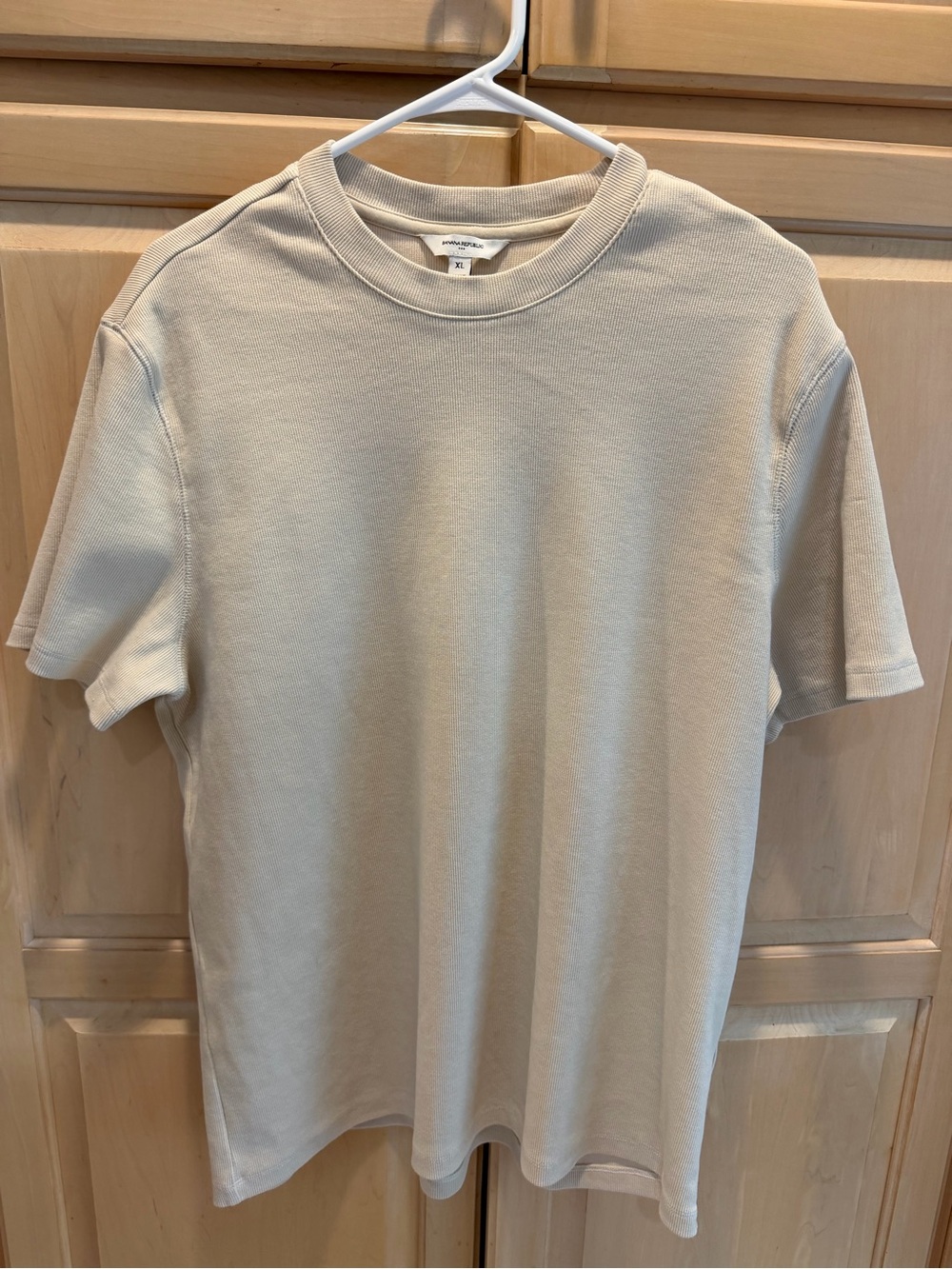 Banana Republic Short Sleeve Ribbed Tee — Light Beige XL